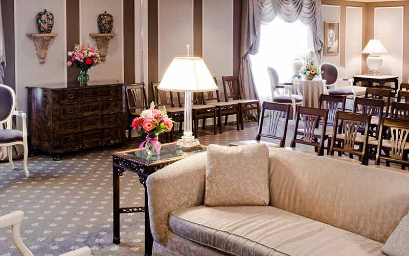 funeral-home-beige-room-couch